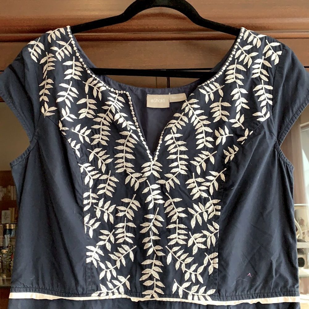 eShakti Leafy Vine Embroidered Notch Neck Midi Dress Deep Navy White Pockets EUC